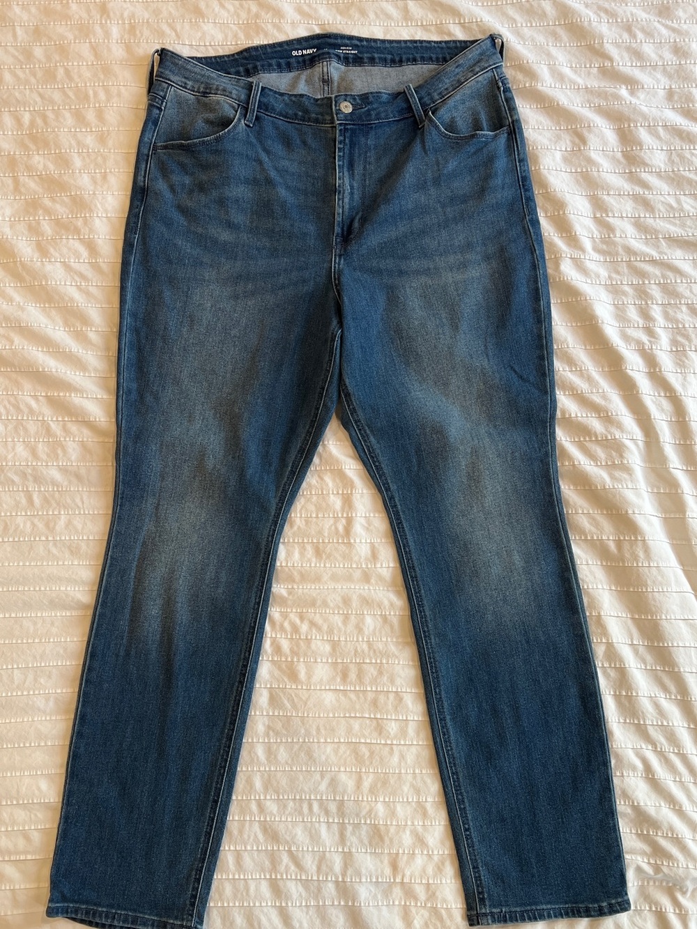 Old Navy Women's Straight Leg Jeans in Blue Wash